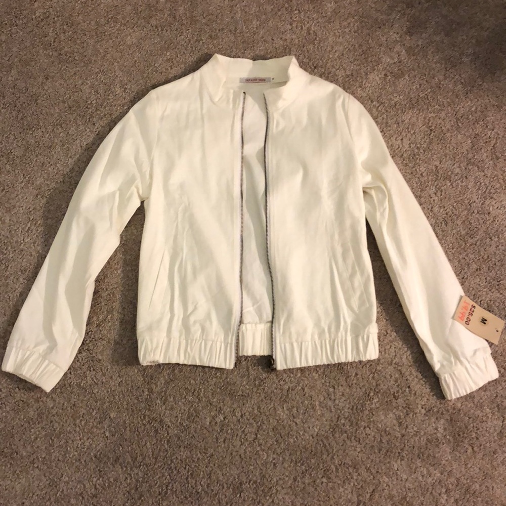 White zip up jacket